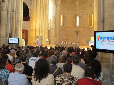 Foto 2. Ros ha destacat el treball que fa aquesta entitat per construir una societat de progrés basada en la igualtat d’oportunitats.