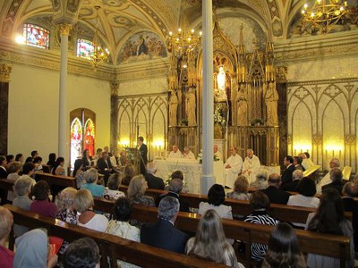 Foto 5. La missa s'ha fet a l'Oratori de l'Acadèmia.