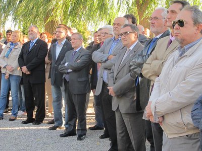 Foto 3. Una àmplia representació institucional ha assistit a l'acte d'homenatge.