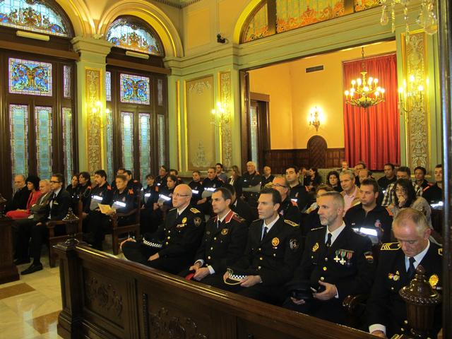 Foto 4. Els representants dels diferents cossos de seguretat i les autoritats locals