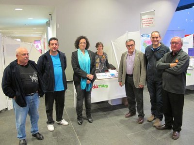 Foto 2. L'alcalde ha visitat aquesta tarda la fira de la solidaritat.