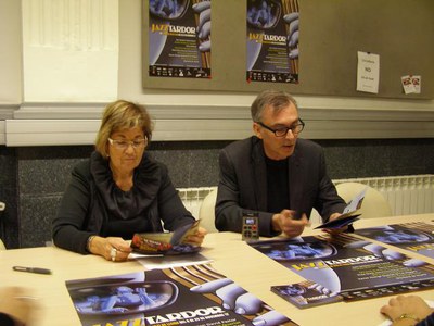 La tinenta d'alcalde, Monste Parra, i el director del festival, Josep Ramon Jové..