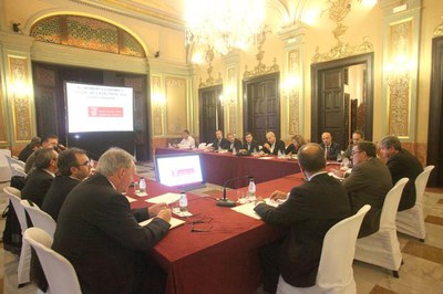 Foto 3. "El moment econòmic i social de Catalunya. Una cruïlla complexa" ha estat el títol de la conferència de López.