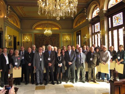 Foto 3. Els representants de les associacions que formen la Federació amb les autoritats locals.