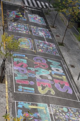Els nens i nenes han il·lustrat motius de la tardor, la castanyada i la fruita de Lleida.