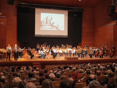 Foto 2. Josep Tort i Lluís Marc Herrera han fet de narradors del concert, que s'ha fet a l'Auditori Enric Granados.