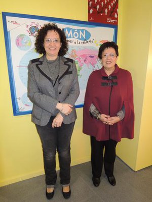 Mª Rosa Ball (a l'esquerra de la imatge) amb Antònia Pons, presidenta de Sàhara Ponent..