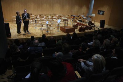 L'Auditori ha acollit la presentació de l'inici del curs i del llibre Ciutadania i participació: estudi de cas de les Associacions de Veïns i les Cas….