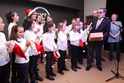 Foto 3. A la Bordeta, cantant nadales.