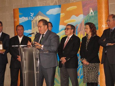 Foto 3. Manuel Ortega ha recollit el premi en nom de Paco Roncero.