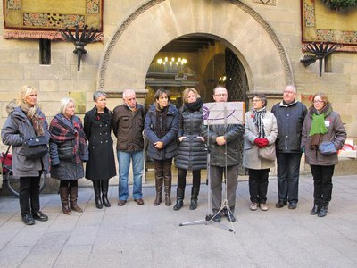 Foto 2. Aquest migdia s'ha fet la lectura del manifest.
