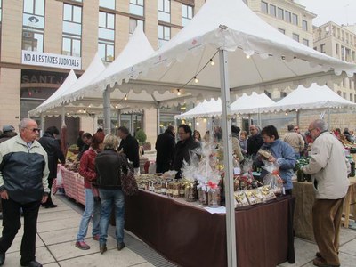 Foto 3. El Mercat ha registrat una gran afluència de públic durant tot el cap de setmana.