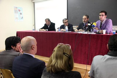 Àngel Ros, el tinent d'alclade Josep Presseguer, el regidor de Joventut Oriol Yuguero , amb la presència del director del SOC a Lleida, Oriol Salvia,….