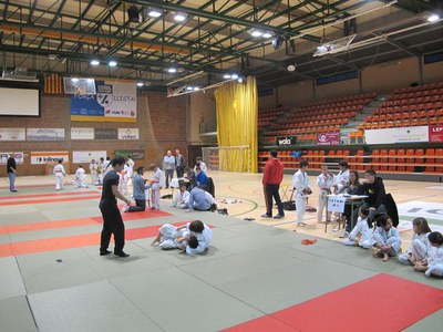 Foto 3. Hi participen 150 judoques de 7 clubs lleidatans.