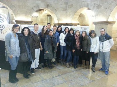 En la mostra han col·laborat una quinzena d’alumnes del curs de Projectes i Direcció de Projectes de Decoració de l’Escola Municipal de Belles Arts.