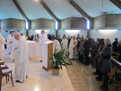 Foto 3. El bisbe Peris ha oficiat l'eucaristia per commemorar l'aniversari.