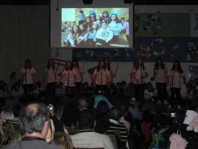 Foto 2. El regidor Castillo ha assistit a la 40 edició del Festival de la Cançó Resposta.