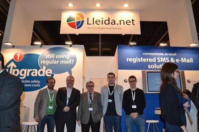 Foto 2. Àngel Ros, a l'estand de Lleida.net.