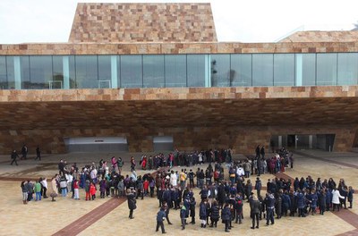 Foto 2. La Llotja s’ ha omplert de nens i nenes amb motiu del festival d'animació.