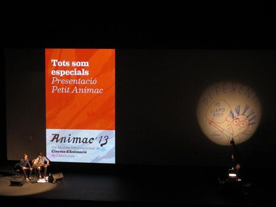 Foto 2. Moment de "Tots som especials", amb The Pinker Tones i Miguel Gallardo, que han presentat el llibre-disc Rolf & Flor.