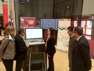 Àngel Ros i Montse Mínguez han saludat els representants de les empreses de Lleida i de la UdL a Hannover..