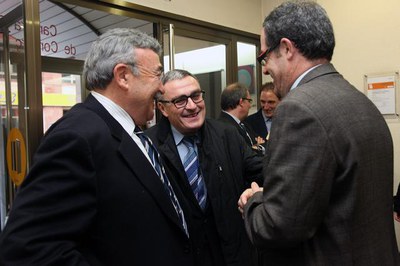 L'alcalde, Àngel Ros, Pere Macias, i el president de la Cambra de Comerç de Lleida, Joan Simó..