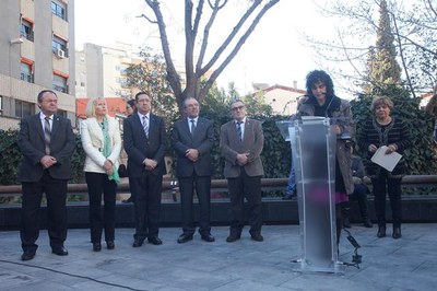 Foto 3. L'alcalde de Lleida amb les d'autoritats locals que han presidit l'acte.