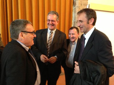 Foto 3. Àngel Ros saludant el delegat del Govern a l’alt Pirineu i Aran i alcalde de Pont de Suert, Albert Alins.