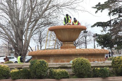 Es rehabiliten els vasos i els sistemes hidràulics i elèctrics de la font.