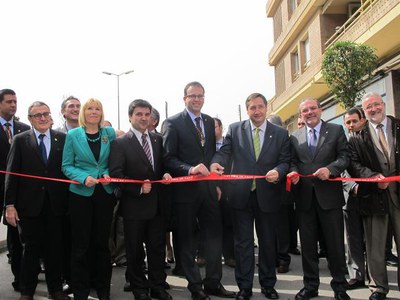 Ros, amb les autoritats presents a l'acte d'obertura de la fira.