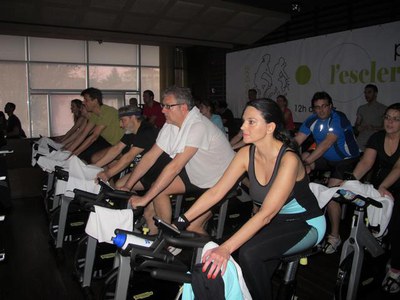 Els regidors s'han sumant a la iniciativa per a la millora de la qualitat de vida de les persones afectades per l'esclerosi múltiple.