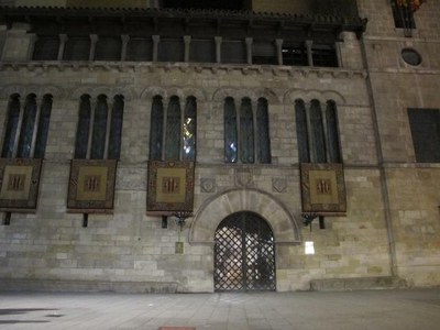 L'edifici de la Paeria també ha tancat els llums per l’Hora del Planeta.