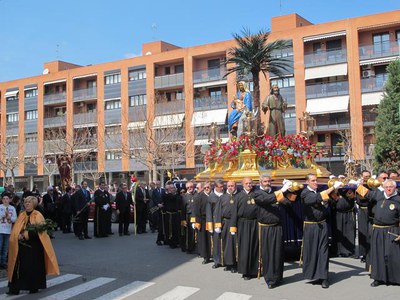 La Processó de les Palmes de Pardinyes aplega centenars de persones.