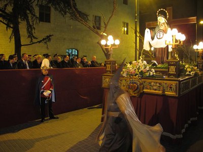 Milers de lleidatans han rebut amb devoció la Processó dels Dolors.