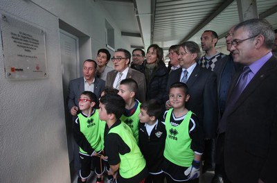 La descoberta de la placa inaugural..