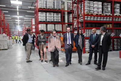 Les instal·lacions tenen una superfície de 5.644 m2 de venda i donarà feina a una seixantena de persones.