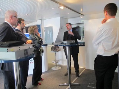 L'Innovation Bus està situat al costat de l'Hotel Condes d'Urgell.