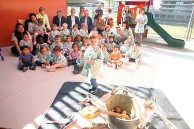 Els infants han explicat el conte de la campanya..