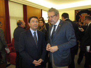 El regidor Larrosa amb el secretari general de l'Organització Mundial de Turisme, Taleb Rifai, al SITC.