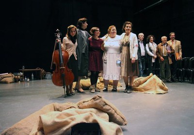 Les actius de Subterrànies, amb les autoritats i Enric Llaberia..