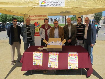 El 1r Mercat de Pardinyes, impuslat de l'ACIP, s'ha fet aquest dissabte al carrer Corregior Escofet.