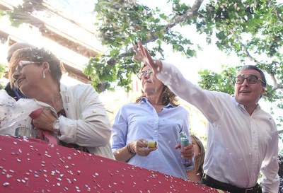 L'alcalde de Lleida, en la batalla de les flors..