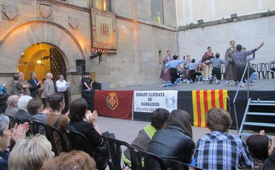 L'alcalde ha felicitat el Centre Cultural Lleidatà de Dansaires pels seus 30 anys.