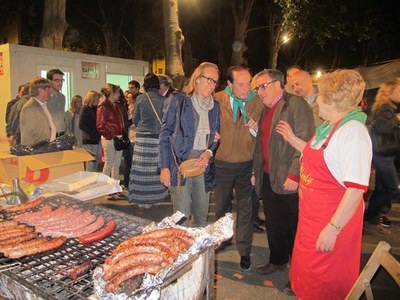 Les autoritats locals, amb el Casa de Extremadura.
