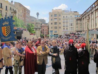 Les bandes han fet una interpretació conjunta a la plaça de Sant Joan per cloure el concurs.
