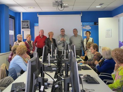 Els tallers han estat impartits per voluntaris sènior.