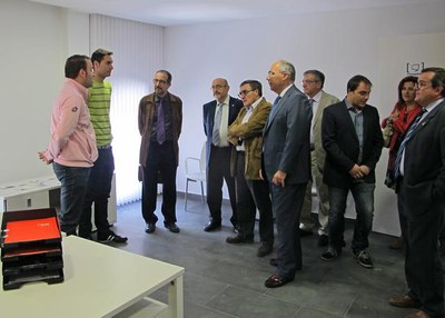 Abans de la signatura del conveni, s'ha visitat els empresaris instal·lats al Viver d'Empreses Garrigues Altes.