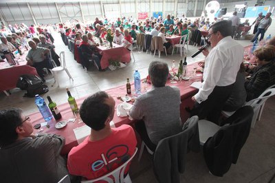 Centenars de persones han participat en la tradicional festa de cloenda d'activitats adreçades a la gent gran de Lleida.