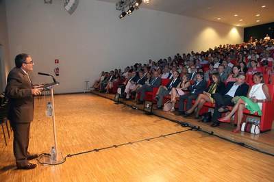El paer en cap ha presidit els Premis Lleida Ciutat de Comerç i ha avançat que l’Ajuntament farà una campanya per incentivar a consumir a la ciutat i….