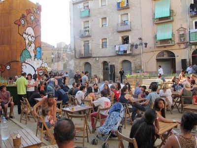 La festa d’estiu Freshhhquíbiri ha dinamitzat aquesta tarda i nit el Centre Històric amb música, projeccions, tapes i copes en un dels Solars Vius de….